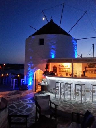 mylos cafe bar
