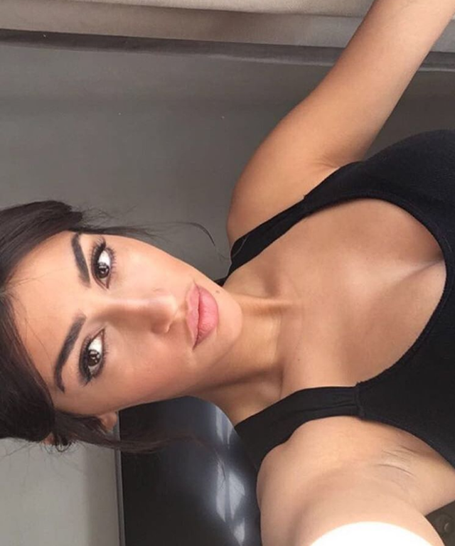 Και στις selfie λάμπει
