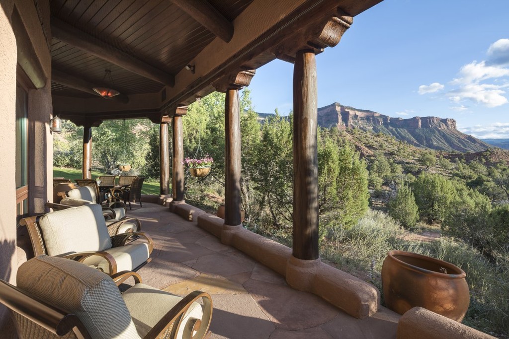 there are amazing views from all around the home | Lamianow.gr