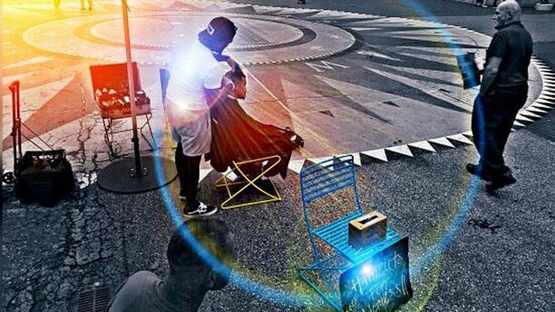 Κούρευε για 11 χρόνια τους αστέγους και δείτε τι κέρδισε!